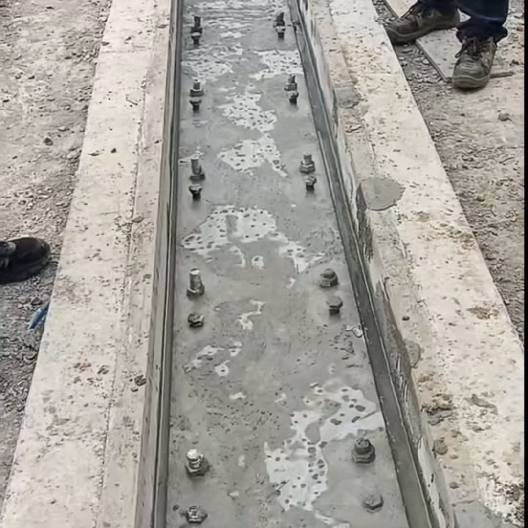 秦城港口码头起重机龙门吊重型机械设备稳固用早强快凝轨道胶泥